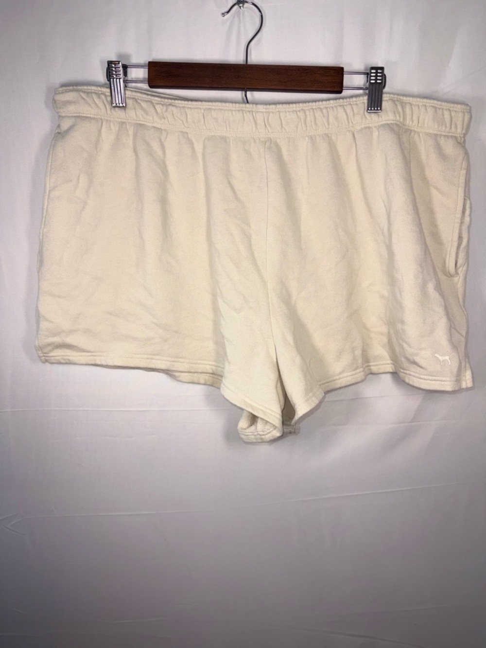 PINK Victoria's Secret Women Logo Cream Cozy Lounge Fleece Shorts Size XXL